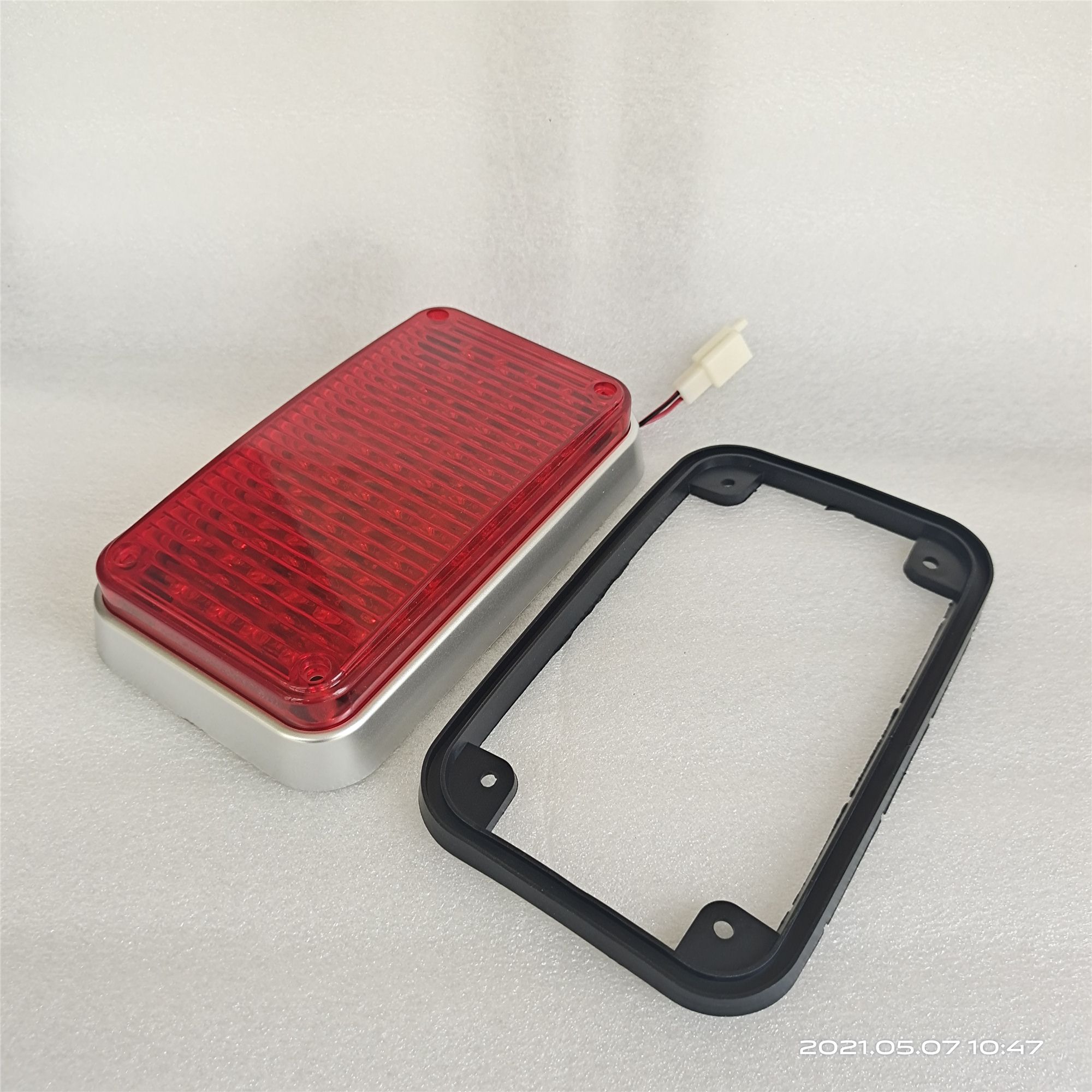 警燈警報(bào)器與警車上的警報(bào)器一樣么?